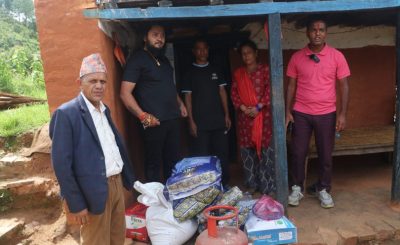 गुल्मीमा दुई विपन्न परिवारलाई खाद्यान्नसहित आर्थिक सहयोग